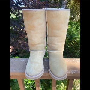 UGG Boots 🐑 Great Condition women’s 6